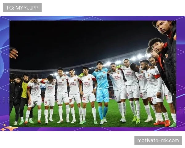 上海海港勇夺冠军奖杯,创队史最佳战绩 上海海港勇夺冠军奖杯,创队史最佳战绩