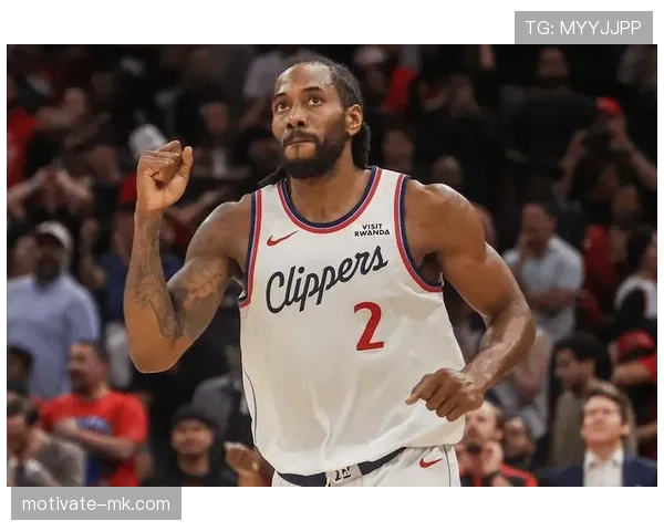 伦纳德通过高效挡拆拉开防守差距，关键时刻提升胜率