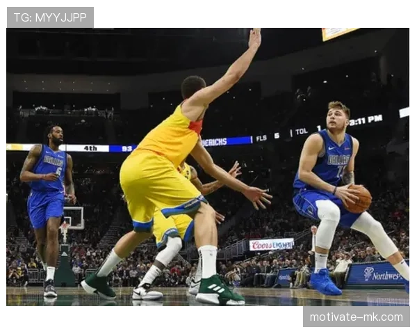 理查德森投篮选择提升，关键时刻三分命中率领先队友