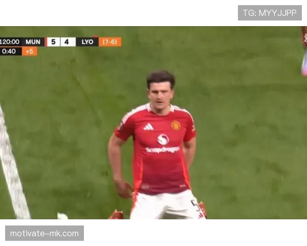 曼联防线失误频繁引发争议，稳定性承压影响球队赛季表现